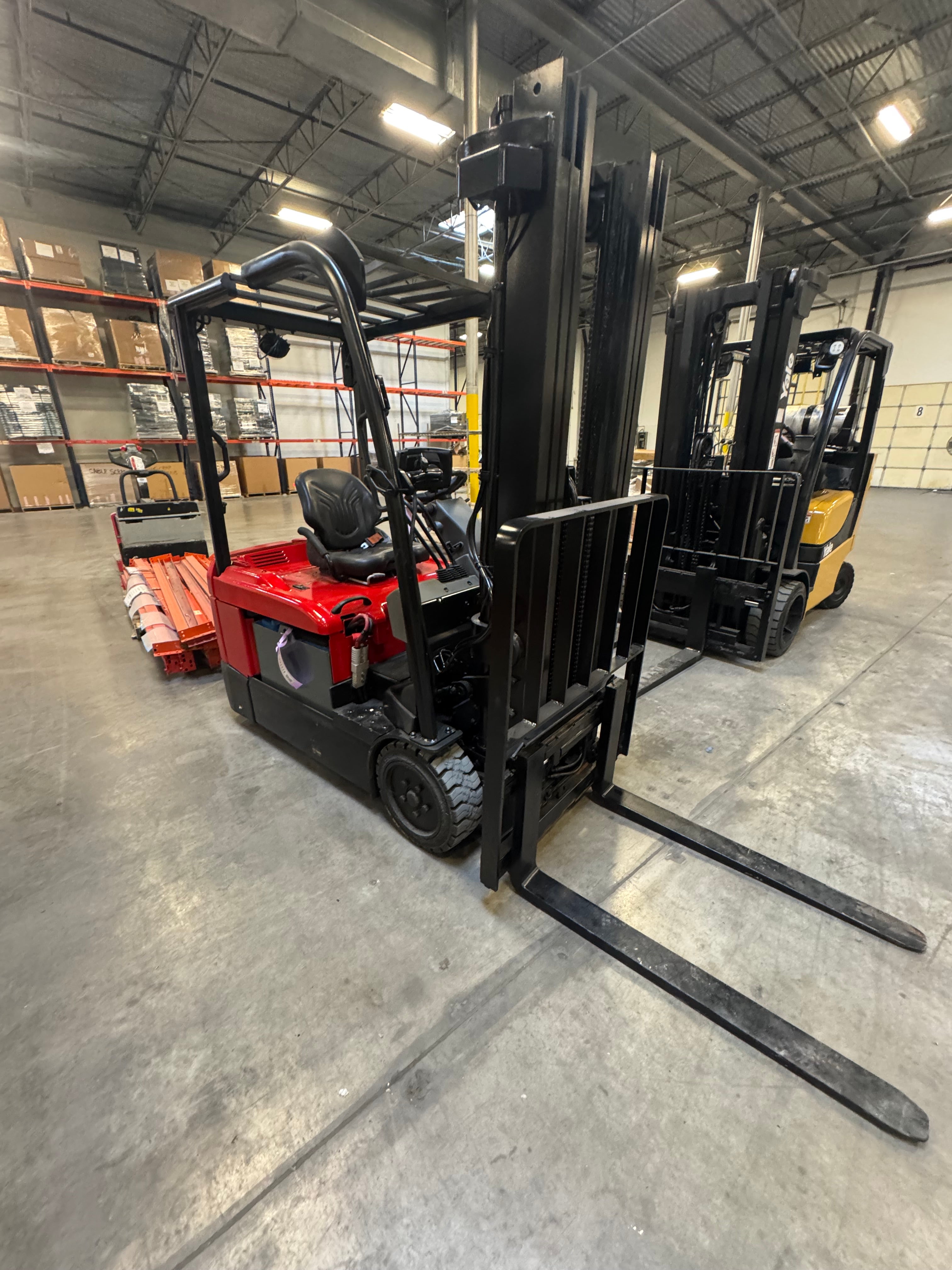 Raymond 4460-C35 3,500 lb Electric Forklift