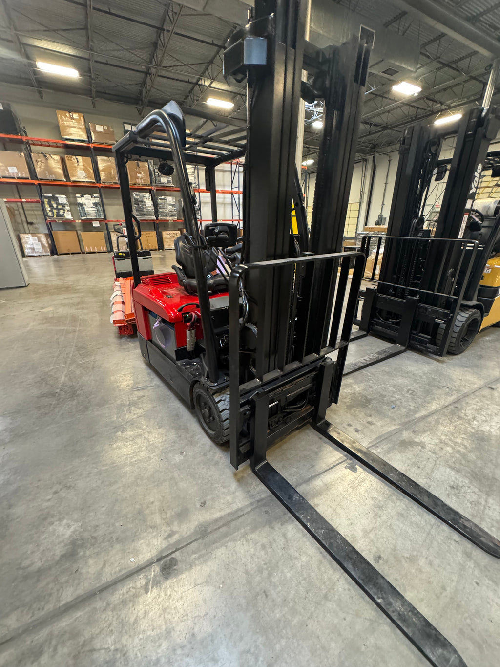 Raymond 4460-C35 3,500 lb Electric Forklift