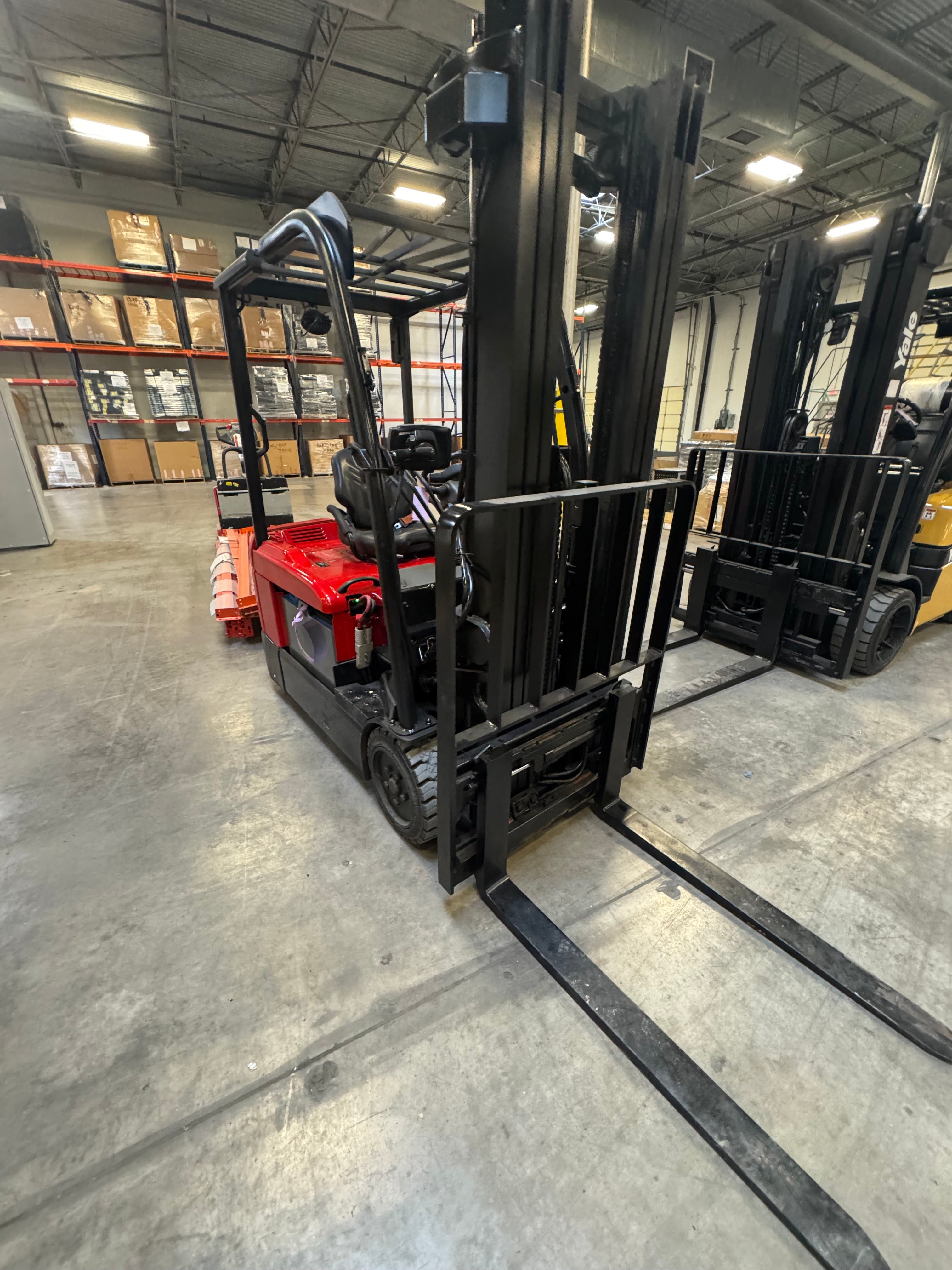 Raymond 4460-C35 3,500 lb Electric Forklift