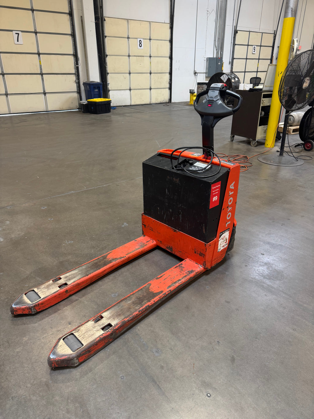 Toyota 7HBW23 Electric Pallet Jack 4,500 lb