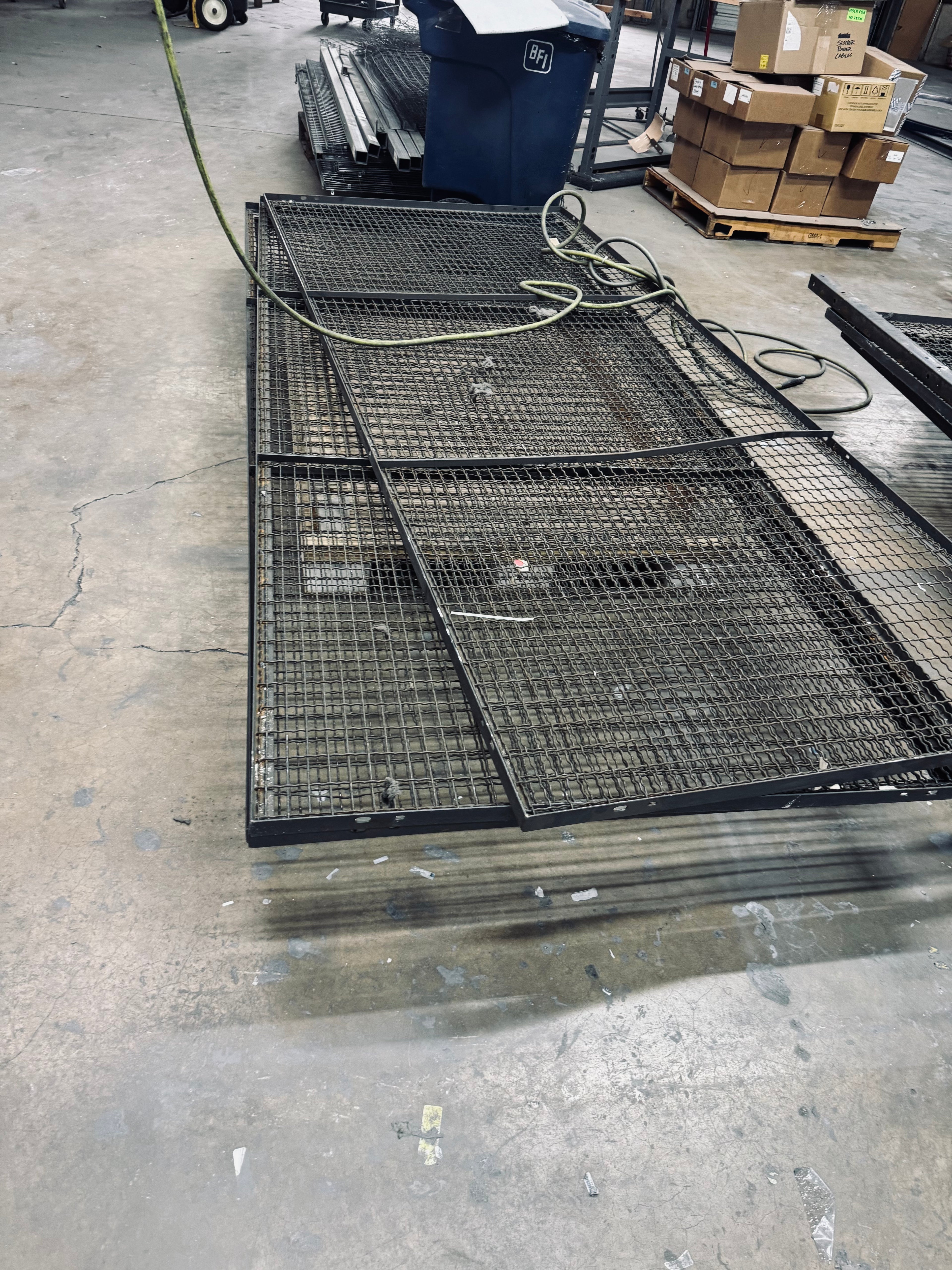 10 ft High Wire Cage Material