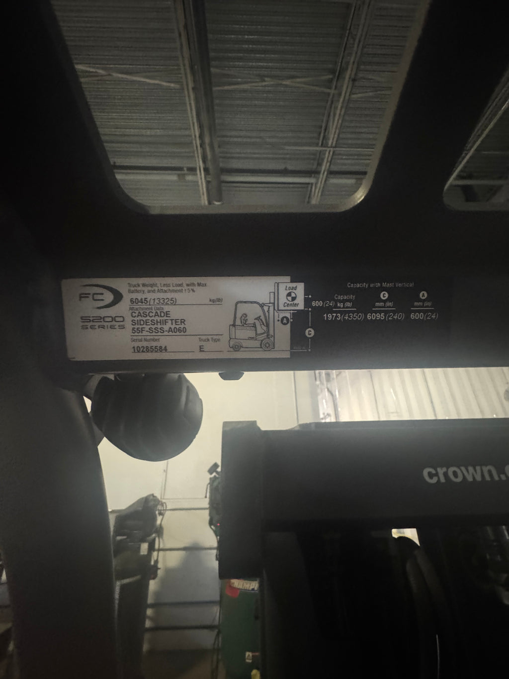 Crown FC5245-55 4-Stage Electric Forklift – 2021
