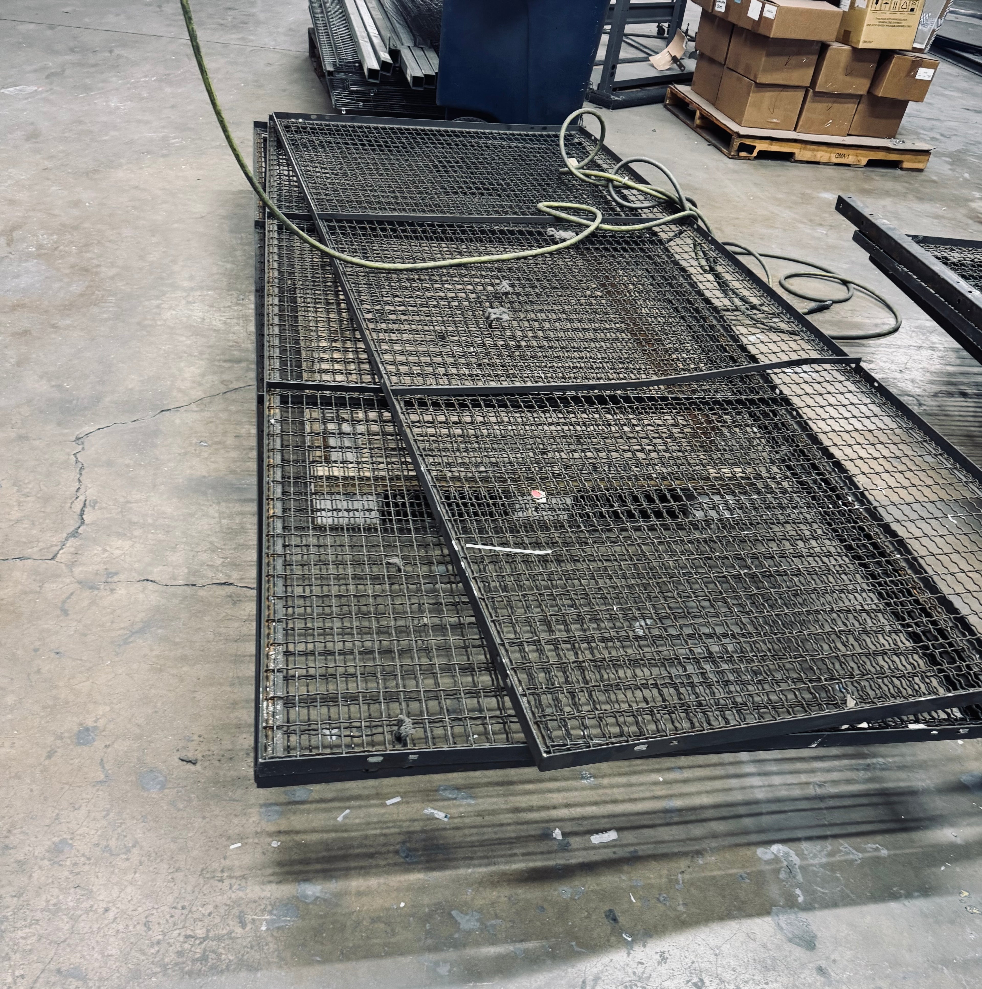 10 ft High Wire Cage Material