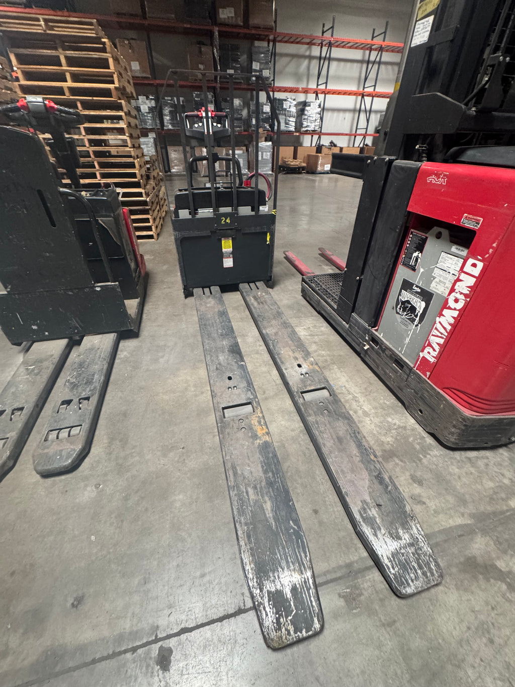 Linde Electric Pallet Jack EWR-40, 8ft