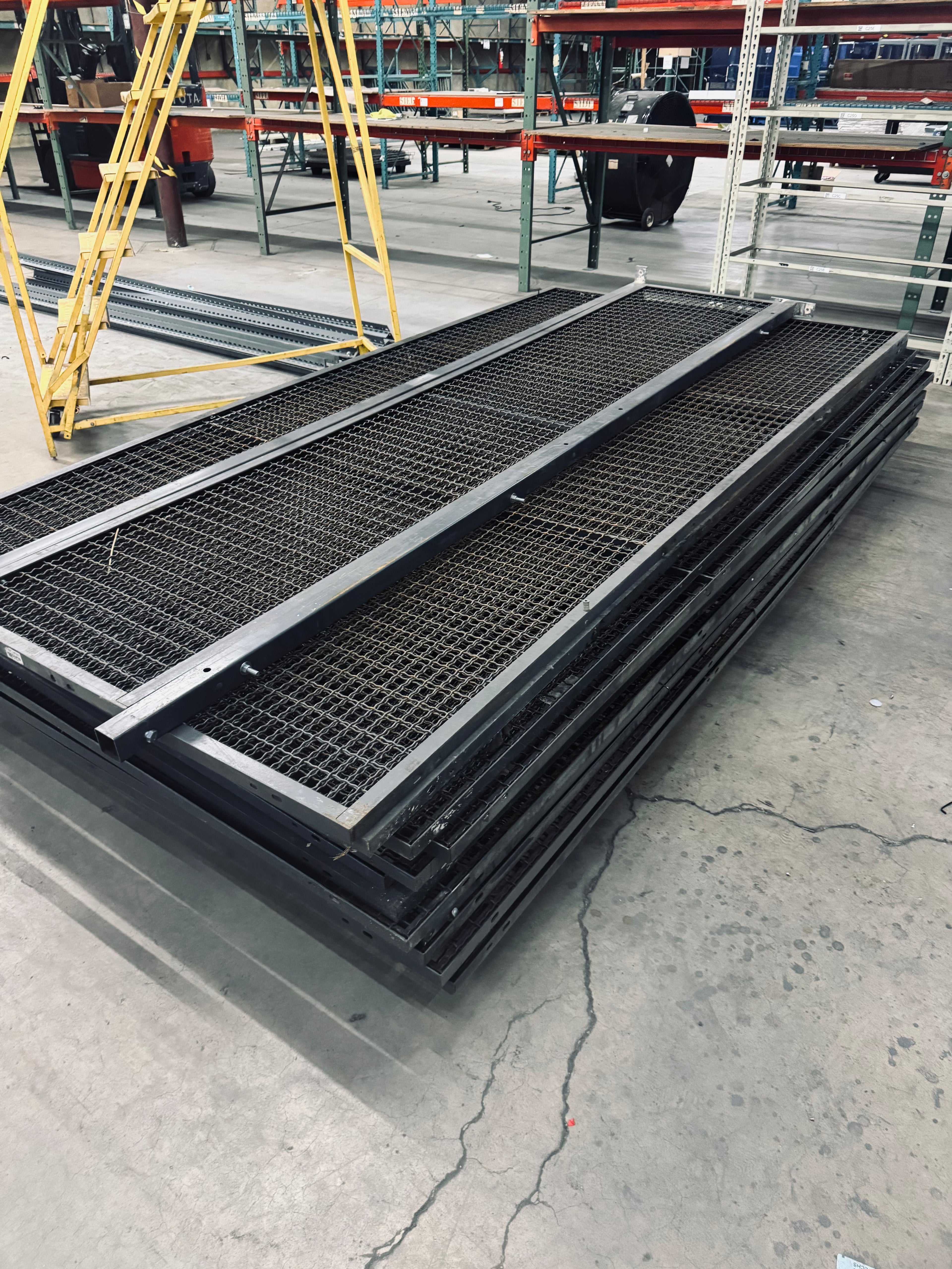 10 ft High Wire Cage Material