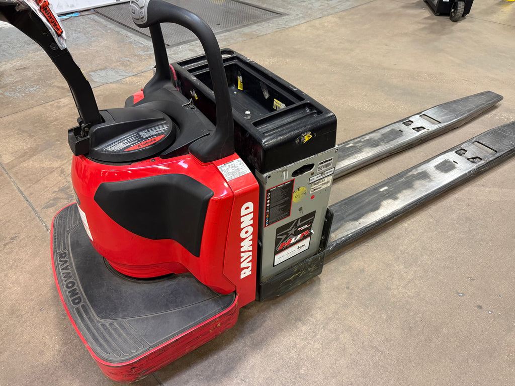 Raymond 8410 electric pallet jack – control handle and tiller arm