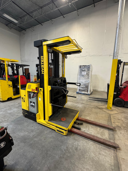 Hyster R30XM3 narrow aisle order picker forklift 2017 – front view