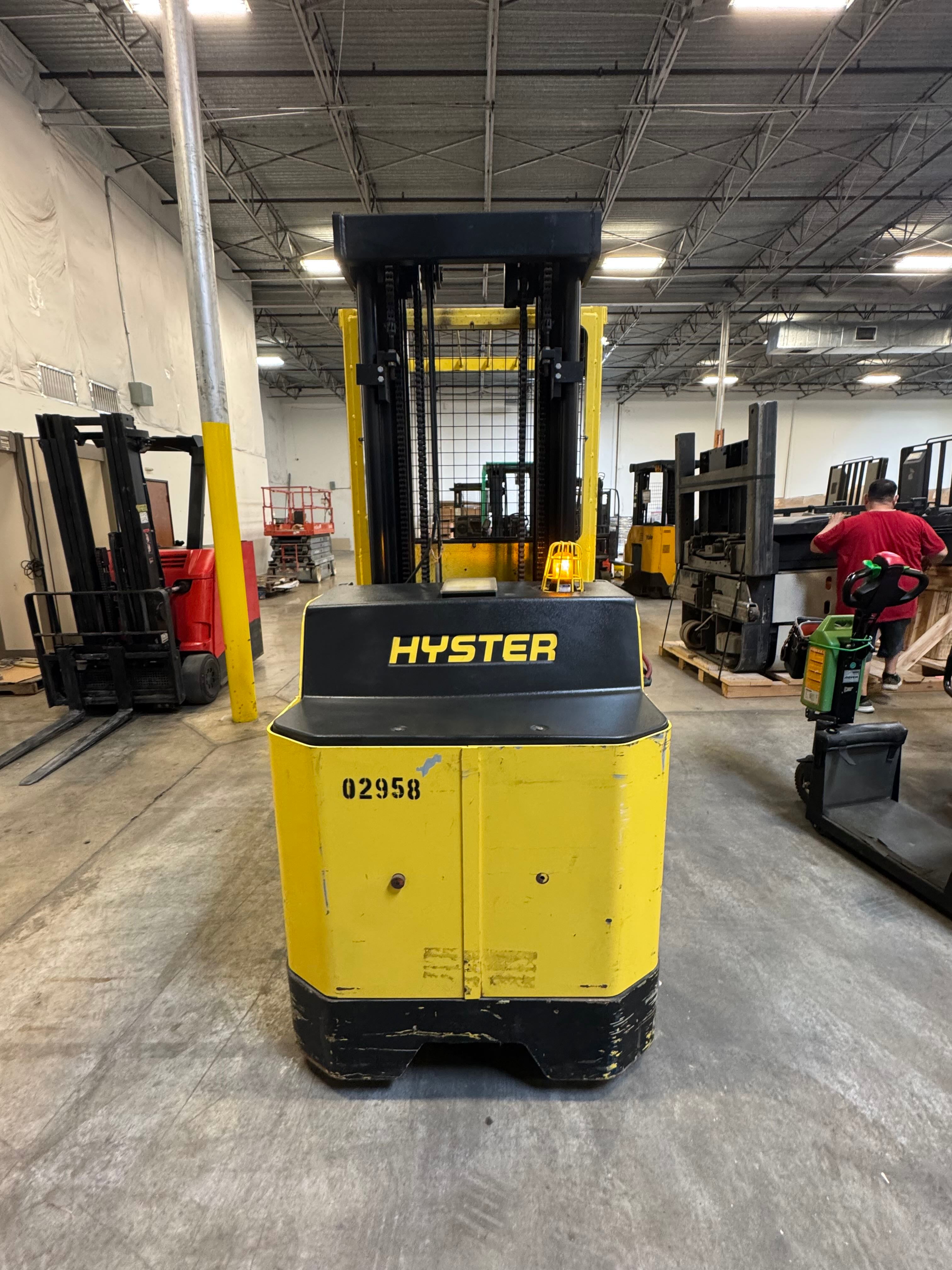 Hyster R30XM3 Narrow Aisle Order Picker Forklift – 2017