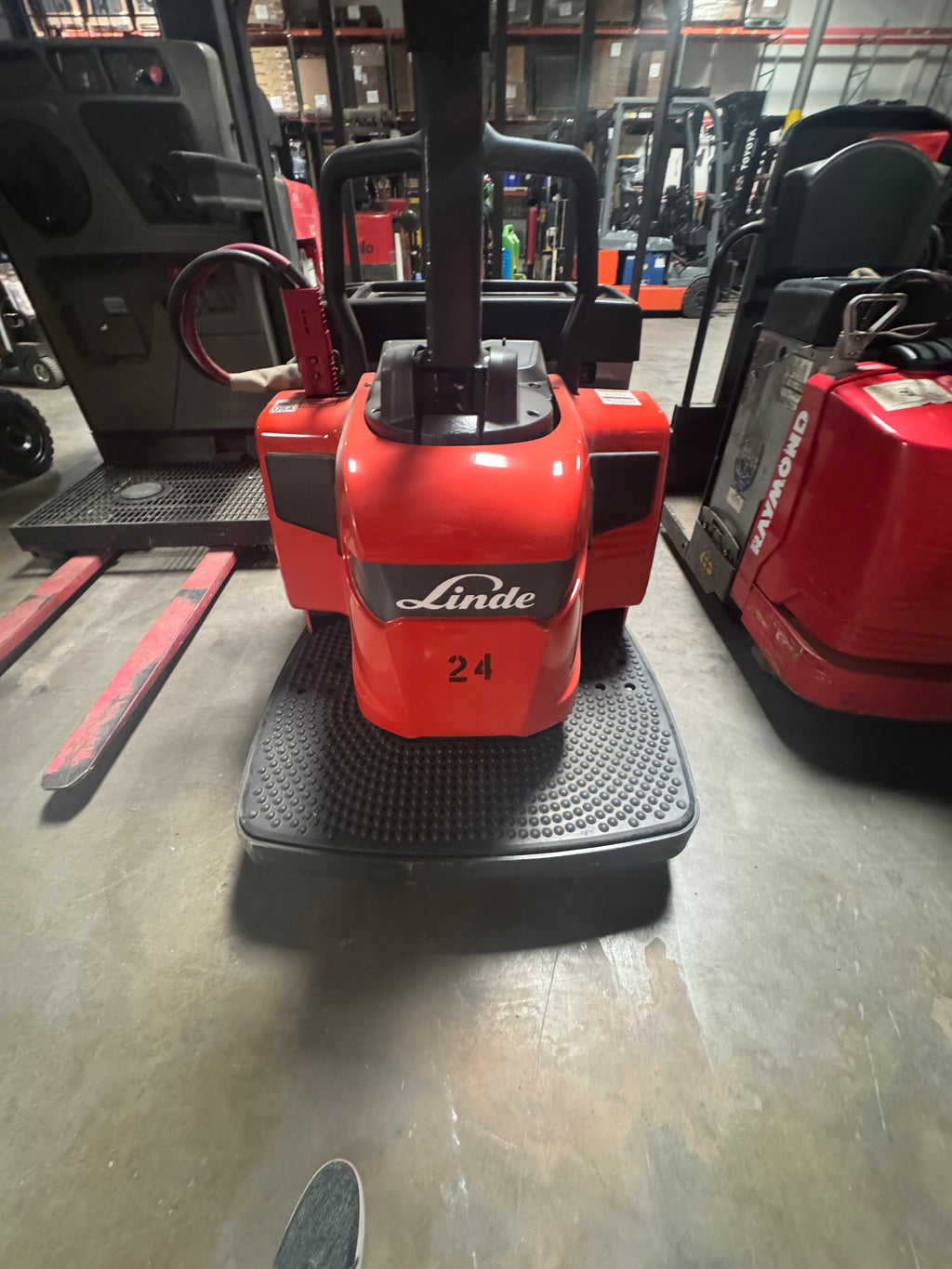 Linde Electric Pallet Jack EWR-40, 8ft
